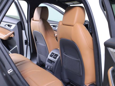 New 2026 Jaguar F-PACE R-Dynamic S image 11