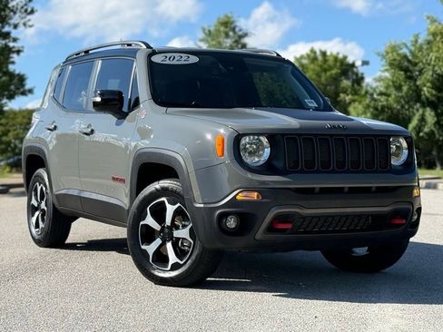 Used 2022 Jeep Renegade Trailhawk w/ Trailer Tow Group AWD/4WD image 2