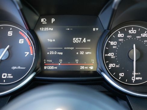 Used 2018 Alfa Romeo Giulia AWD image 25