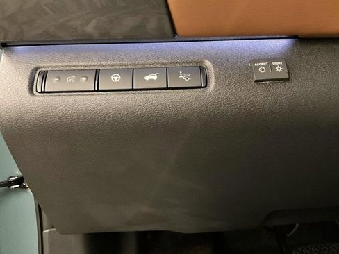 New 2026 Nissan Pathfinder Platinum image 30