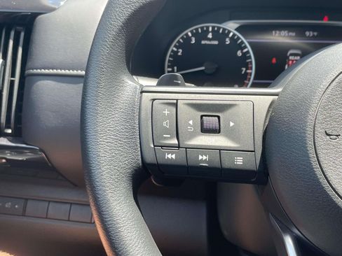Used 2024 Nissan Pathfinder S AWD/4WD image 20
