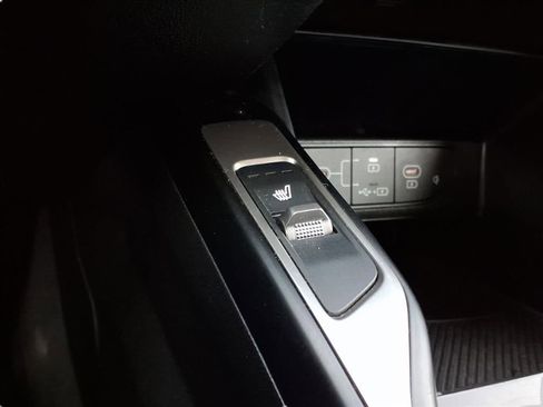 Used 2024 Kia Sorento S image 13