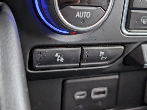 Used 2022 Chevrolet Tahoe LT image 18