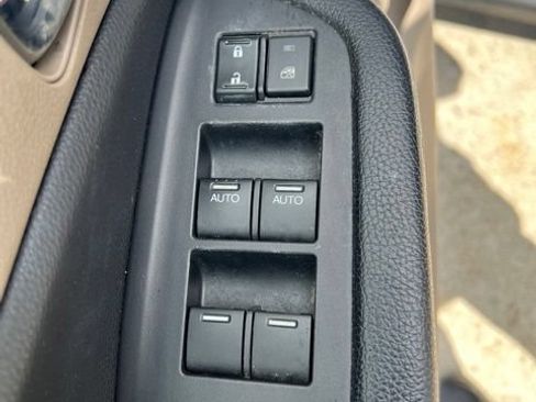 Used 2016 Honda Pilot Touring image 19