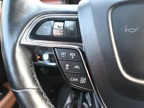 Used 2022 Lincoln Nautilus Reserve w/ Equipment Group 201A FWD image 12