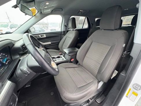 Used 2021 Ford Explorer XLT image 26