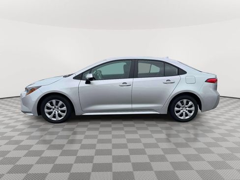 Used 2025 Toyota Corolla LE FWD image 4