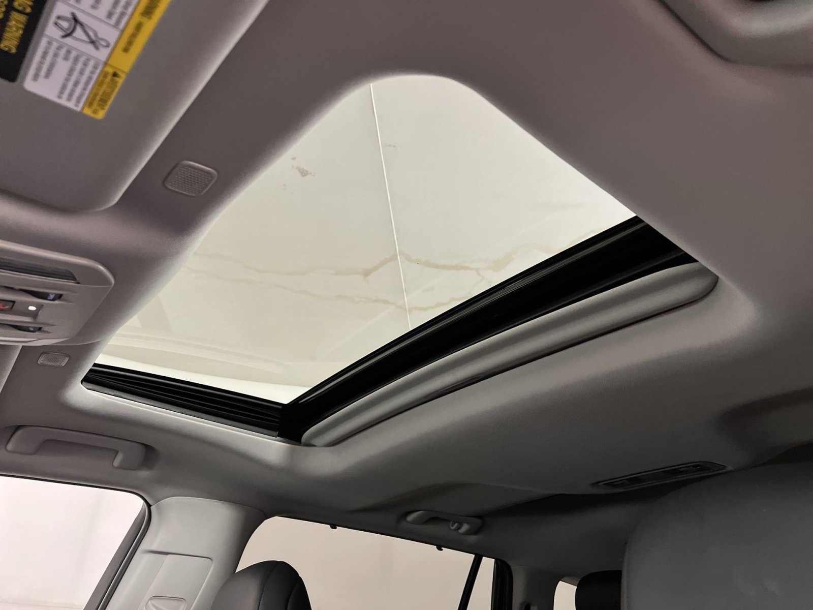 Used 2024 Toyota Highlander XLE FWD image 23