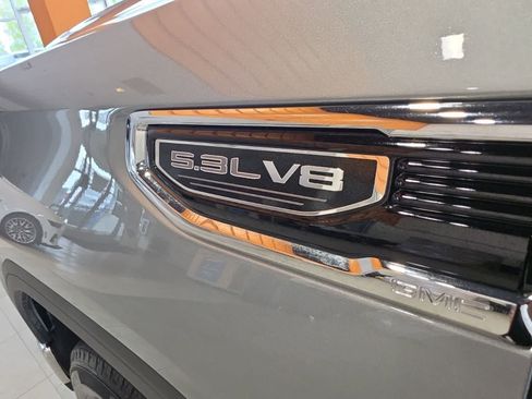 Used 2025 GMC Sierra 1500 SLT AWD/4WD image 18