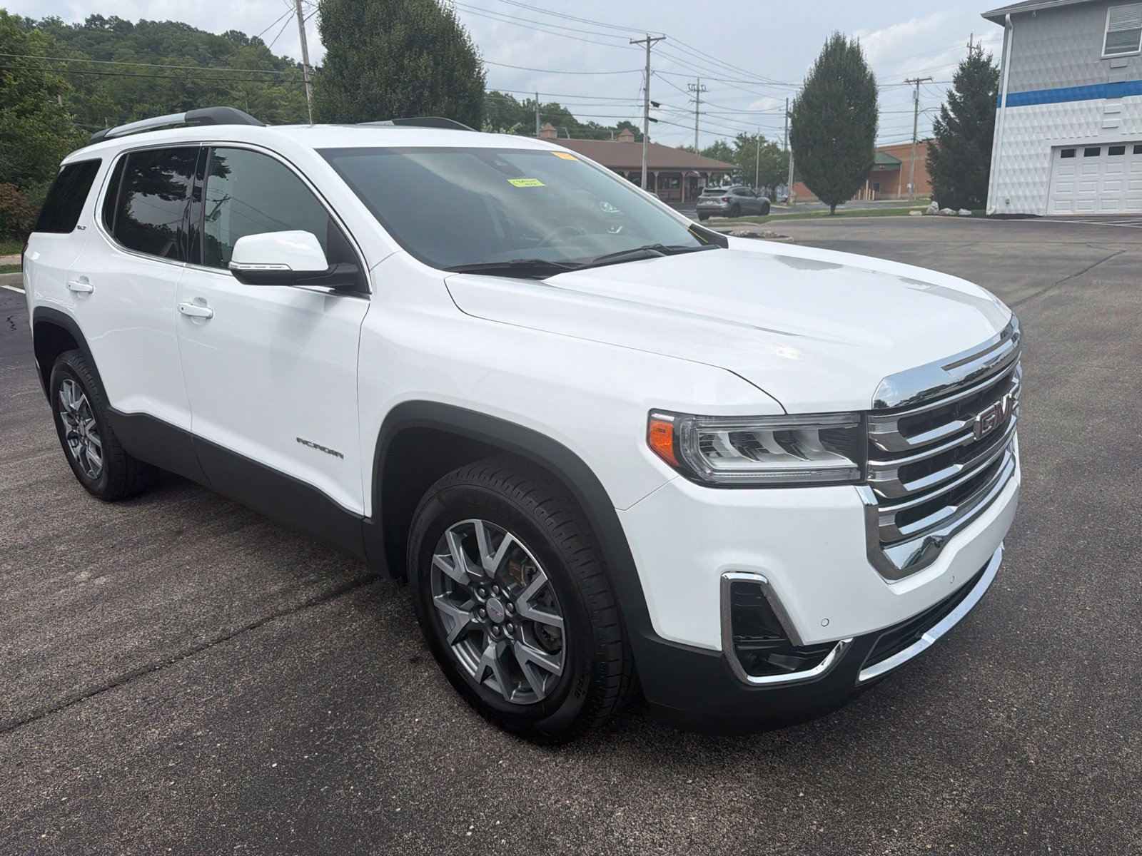 Used 2023 GMC Acadia SLT AWD/4WD image 7