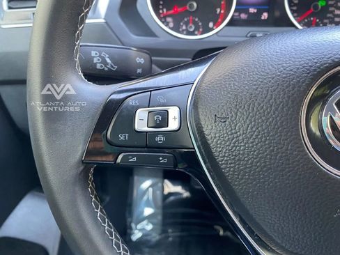 Used 2021 Volkswagen Tiguan SE image 16