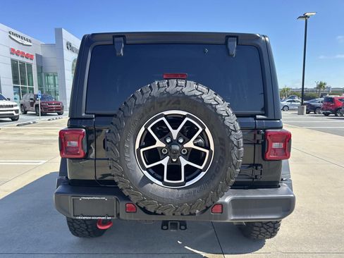 Used 2024 Jeep Wrangler Unlimited Rubicon AWD/4WD image 6