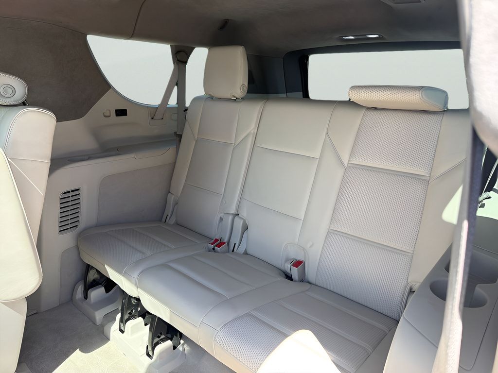 Used 2021 Cadillac Escalade ESV Premium Luxury Platinum w/ Heavy-Duty Trailer Package AWD/4WD image 40