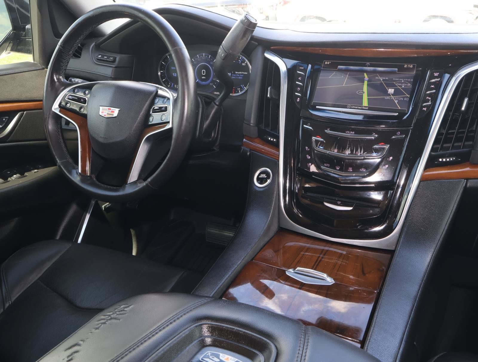 Used 2017 Cadillac Escalade Luxury RWD image 11