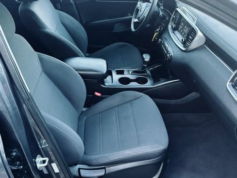 Used 2020 Kia Sorento LX FWD image 22