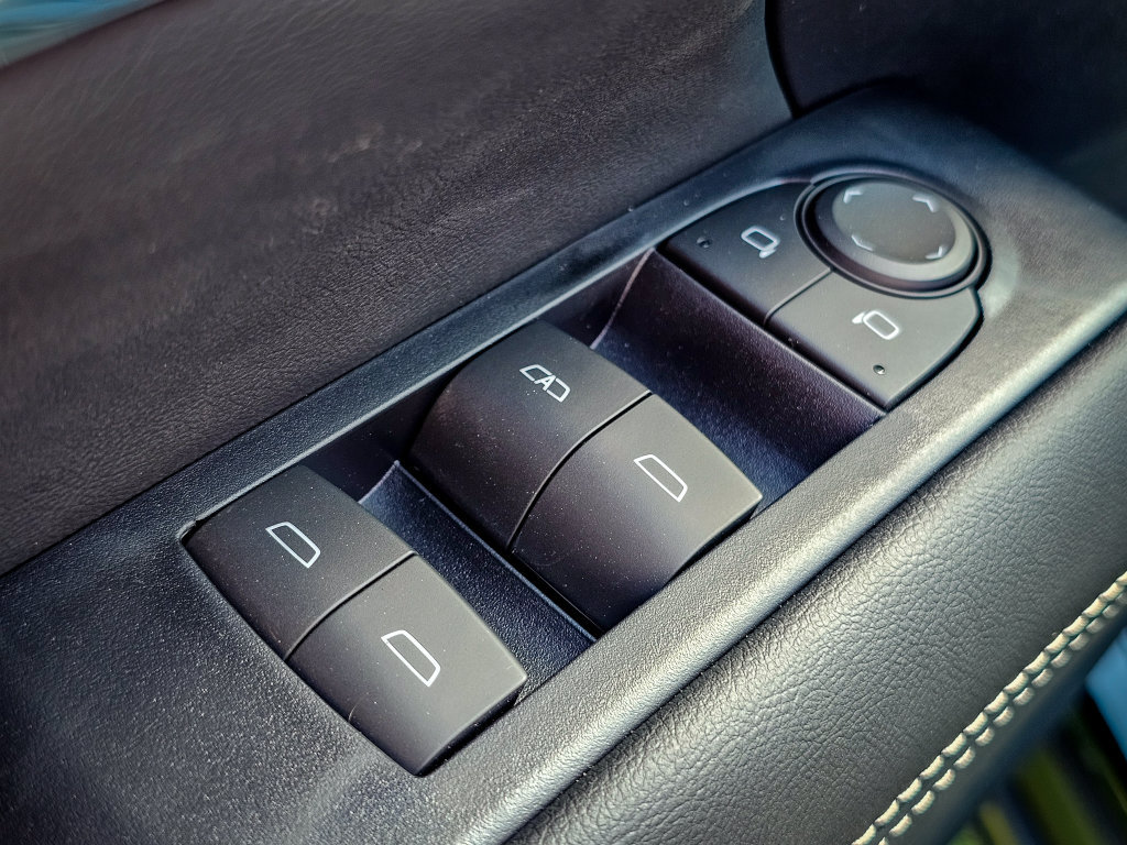 New 2027 GMC Terrain Elevation w/ Elevation Premium Package AWD/4WD image 9