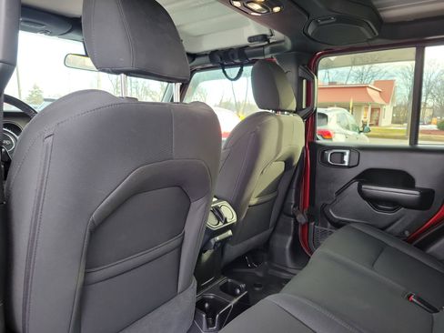 Used 2021 Jeep Gladiator Willys image 14