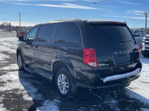 Used 2014 Dodge Grand Caravan SXT w/ UConnect Hands-Free Group image 3