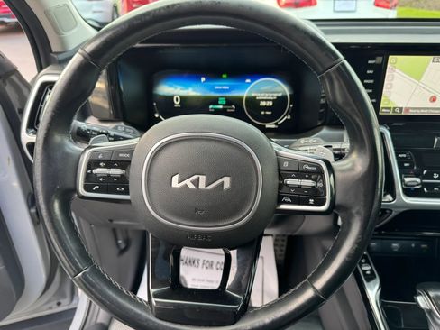 Used 2023 Kia Sorento SX AWD/4WD image 11