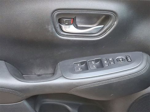 Certified 2023 Honda HR-V LX image 10