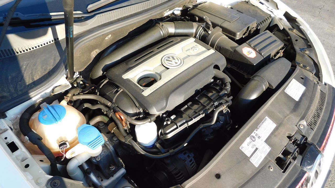 Used 2013 Volkswagen GTI 2-Door FWD image 43