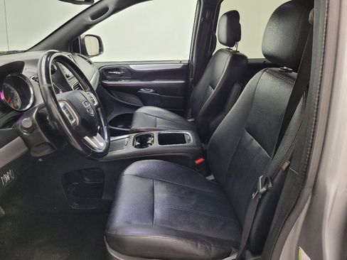 Used 2019 Dodge Grand Caravan GT image 17