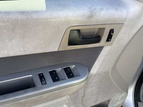 Used 2009 Ford Escape 2WD Hybrid image 13