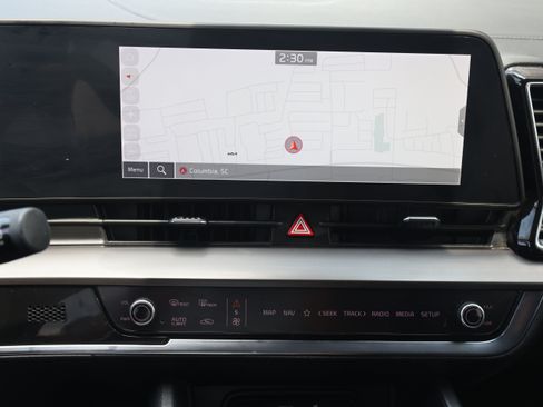 Used 2024 Kia Sportage EX FWD image 8