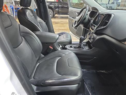 Used 2020 Jeep Cherokee Limited image 12