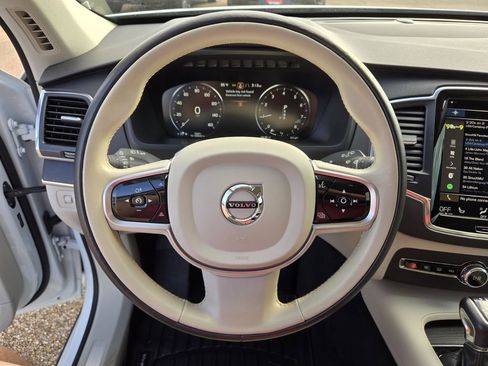 Used 2020 Volvo XC90 T5 Momentum image 19