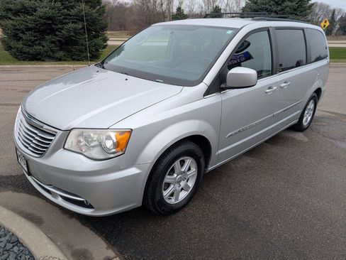 Used 2012 Chrysler Town & Country Touring w/ Entertainment Group #1 image 5