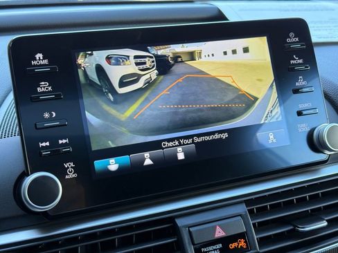 Used 2020 Honda Accord Sport image 4