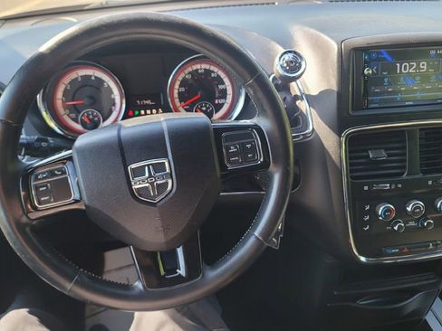 Used 2016 Dodge Grand Caravan SE FWD image 20