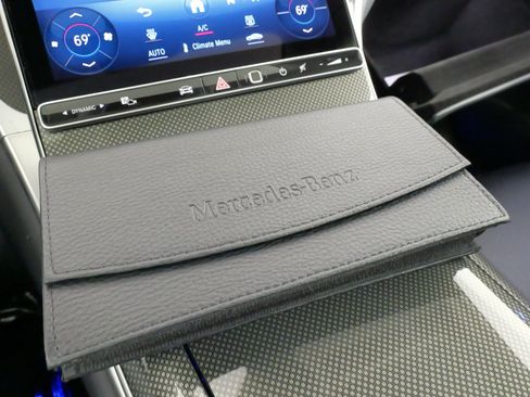 Used 2024 Mercedes-Benz GLC 300 4MATIC image 50