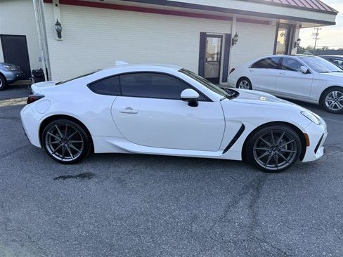 Used 2022 Subaru BRZ Limited RWD image 4
