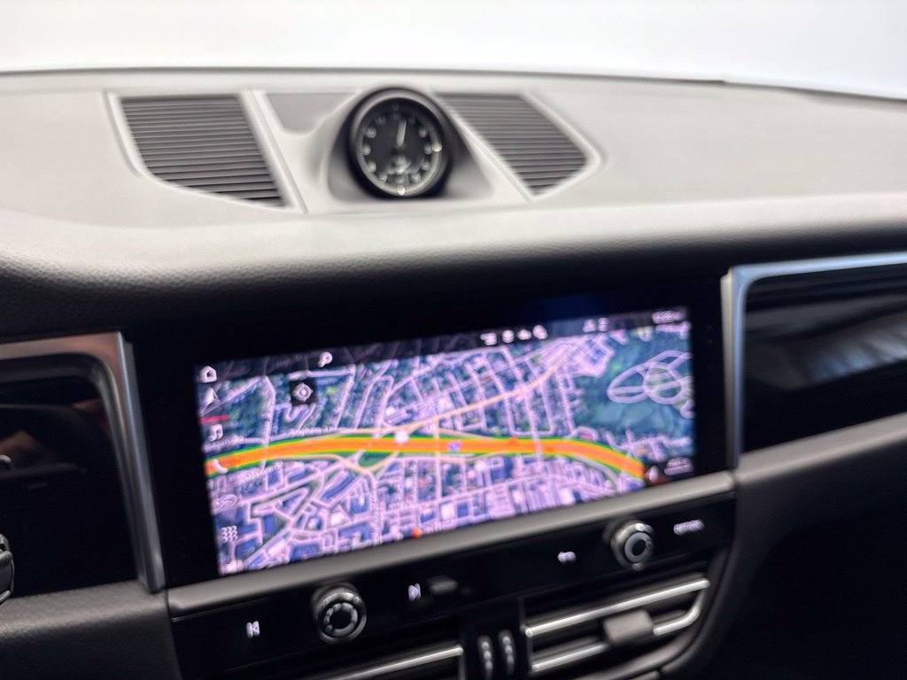 Certified 2023 Porsche Macan S AWD/4WD image 32