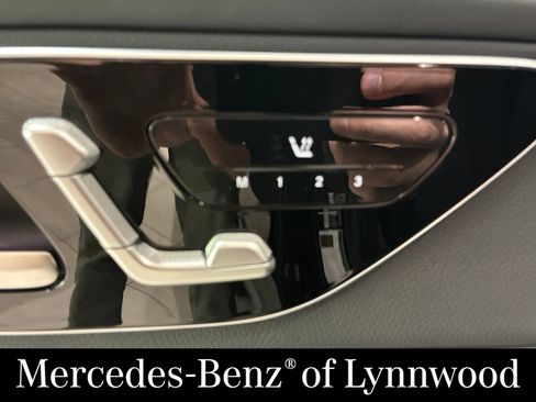 Used 2023 Mercedes-Benz GLC 300 4MATIC image 18