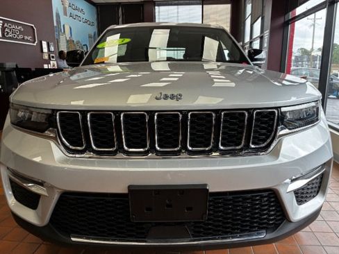 Used 2023 Jeep Grand Cherokee 4WD 4xe image 5