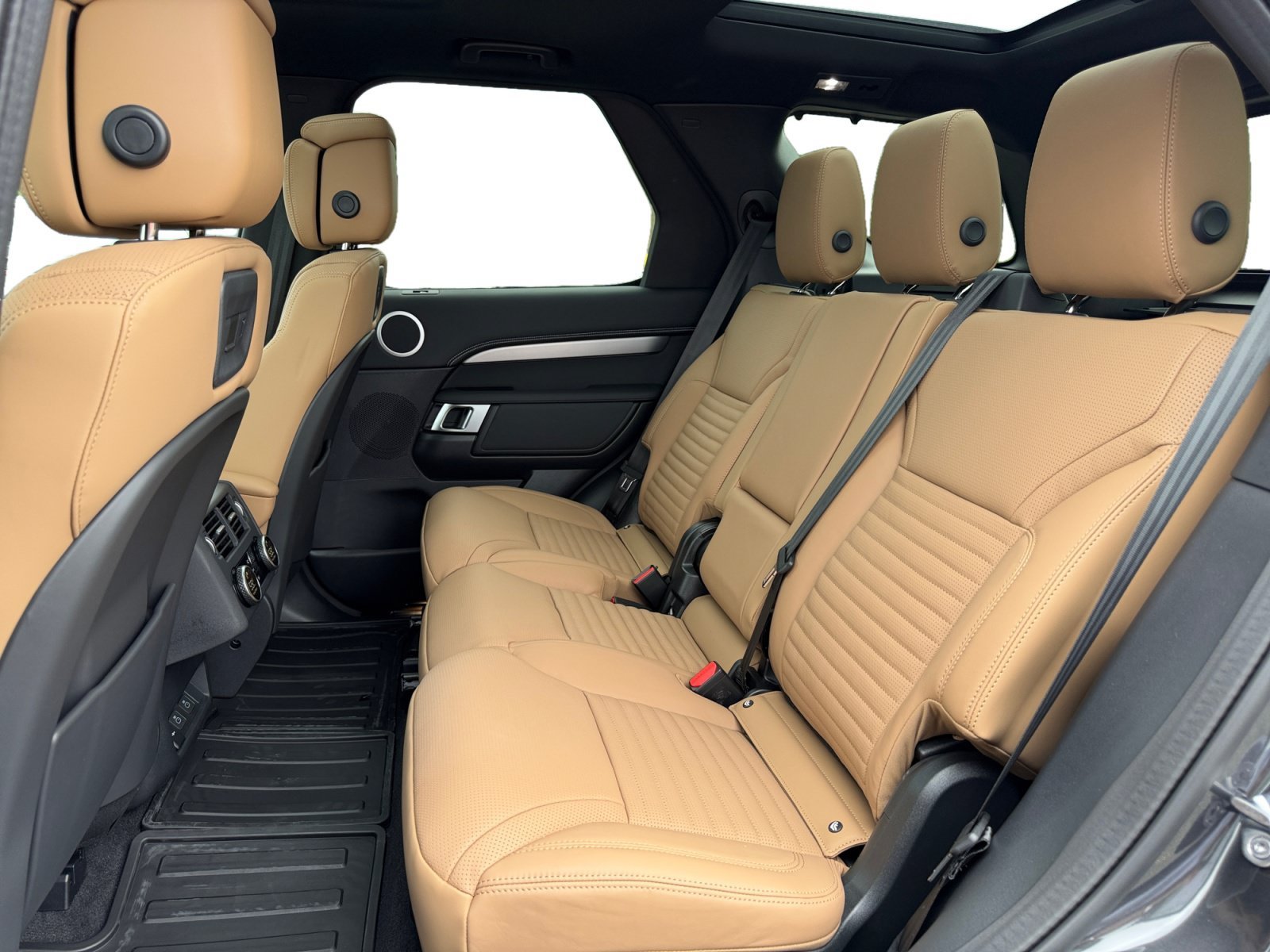 New 2026 Land Rover Discovery Dynamic SE AWD/4WD image 16