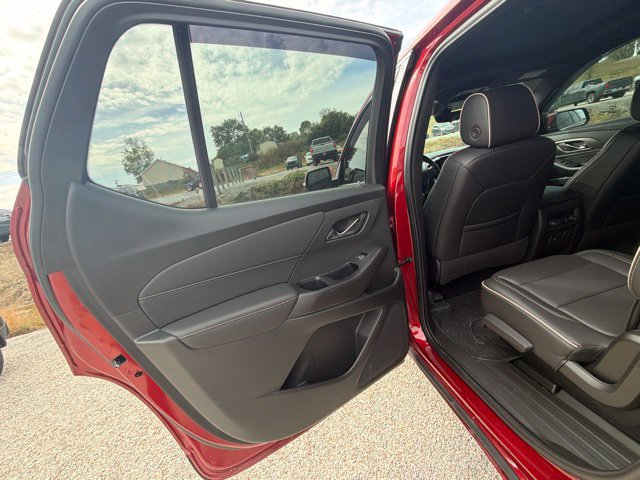 Used 2023 Chevrolet Traverse Premier w/ LPO, Floor Liner Package AWD/4WD image 60