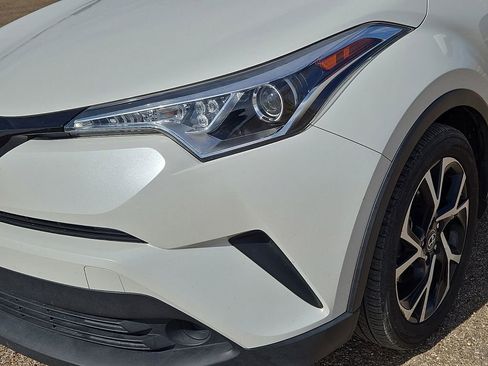 Used 2018 Toyota C-HR XLE image 9