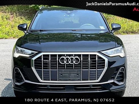 Used 2023 Audi Q3 2.0T Premium w/ Convenience Package AWD/4WD image 3