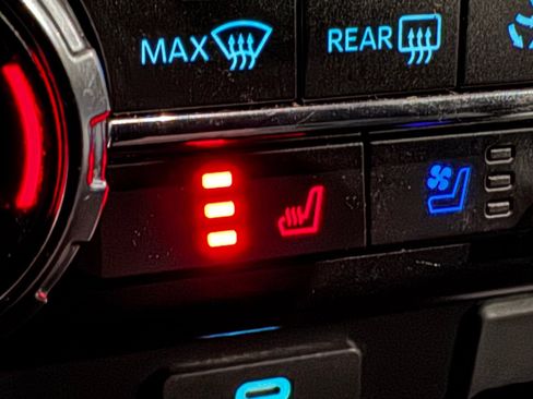 Used 2022 Ford F150 Lariat image 32