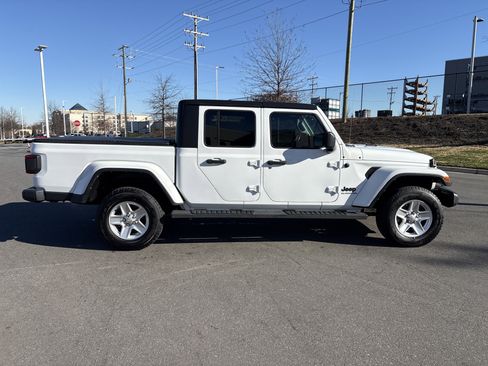 Certified 2022 Jeep Gladiator Sport image 10