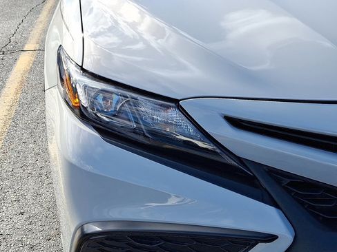 Used 2024 Toyota Camry SE image 9