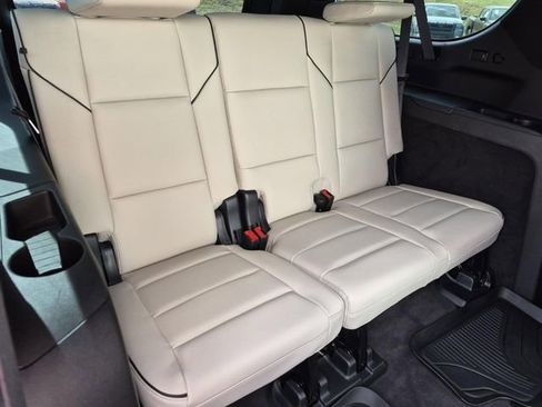 Used 2023 Cadillac Escalade ESV Sport w/ Touring Package image 21
