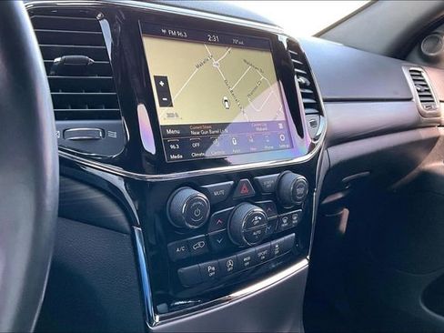 Used 2022 Jeep Grand Cherokee Laredo X image 6