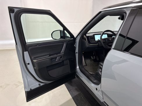 Used 2024 Rivian R1S Adventure AWD/4WD image 16