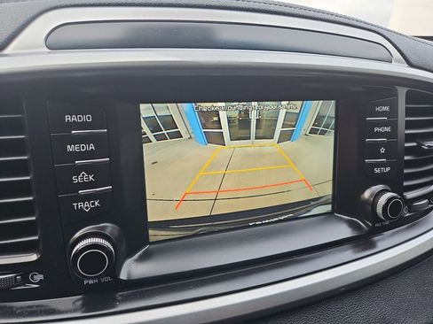 Used 2020 Kia Sorento LX w/ LX I4 Convenience Package image 27