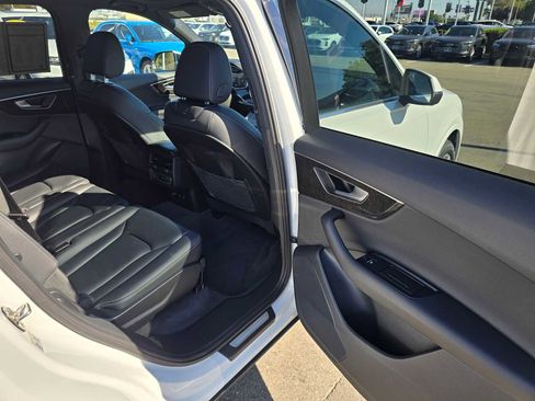 Used 2025 Audi Q7 2.0T Premium w/ Convenience Package image 14